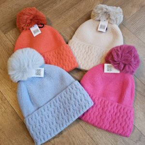 Anna pompom hats